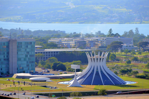 Lake Paranoá e catedral