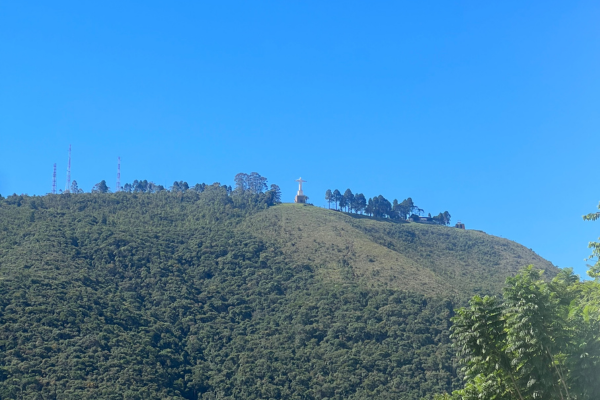 View of the Christ statue from the Sesc Poços de Caldas Hotel (Source: Personal Archive)