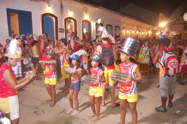 Read more about the article Paraty Carnival 2026: Complete Travel Guide