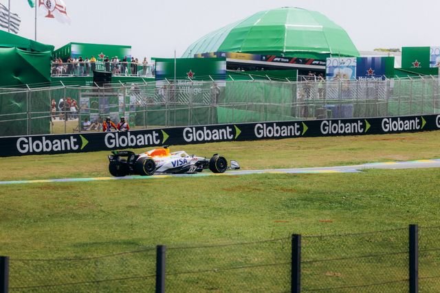 Read more about the article Formula 1 São Paulo 2026: Interlagos Grand Prix Travel & Ticket Guide